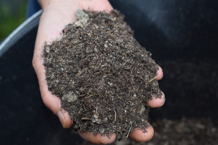 garden soil topsoil mulch