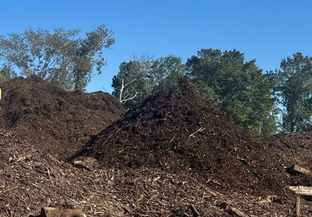 bulk compost supplier with compost delivery services. bulk compost by the cubic yard or load delivered.